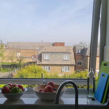 Bright & Lovely & Apartment Whetstone Esterno foto